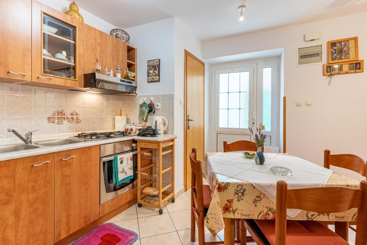 Kovacine Apartment Cres Eksteriør billede