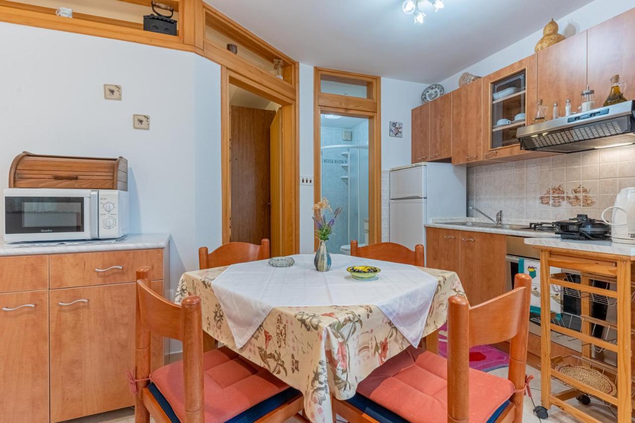Kovacine Apartment Cres Eksteriør billede