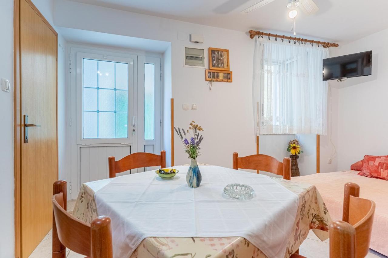 Kovacine Apartment Cres Eksteriør billede