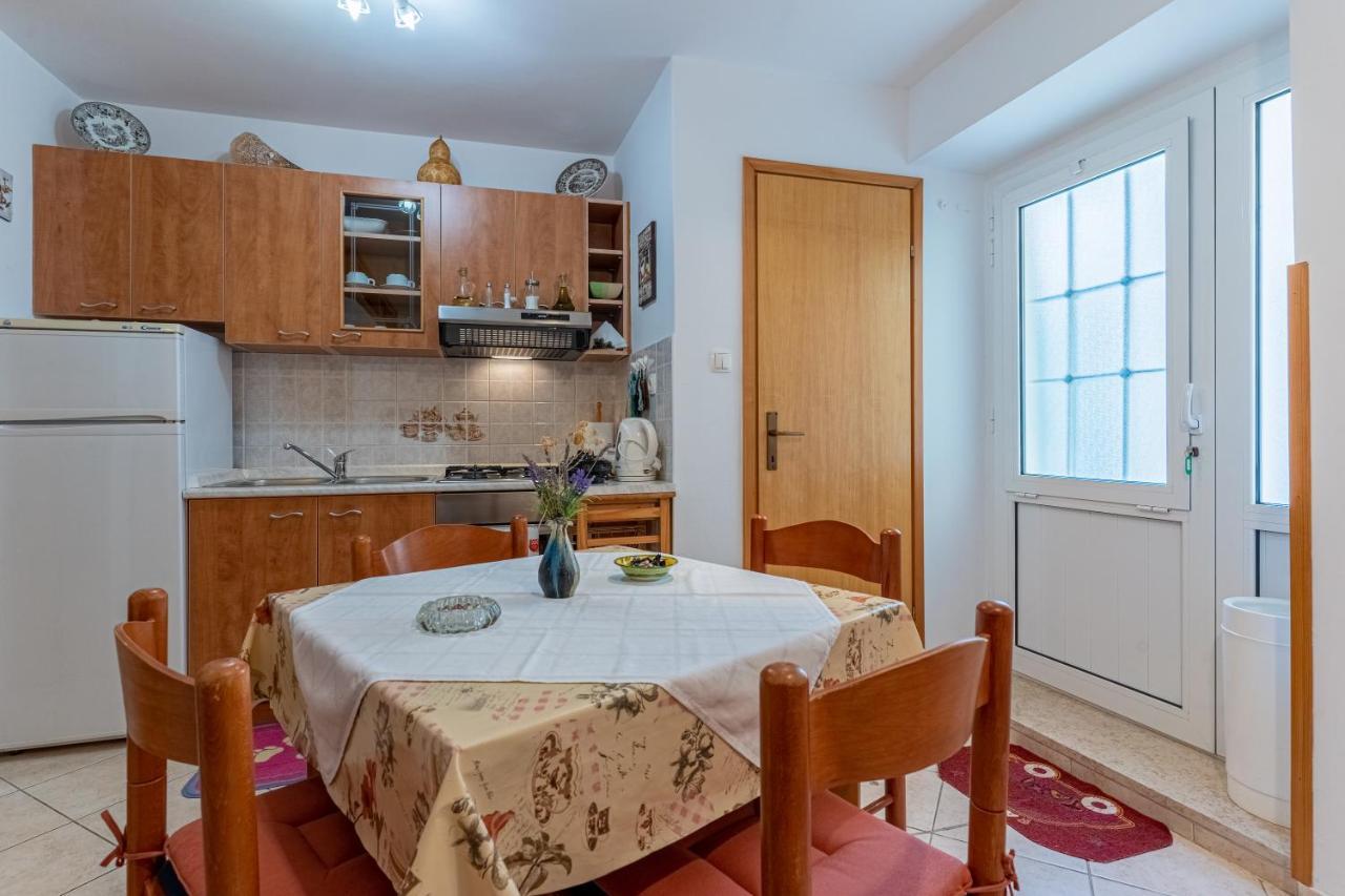 Kovacine Apartment Cres Eksteriør billede